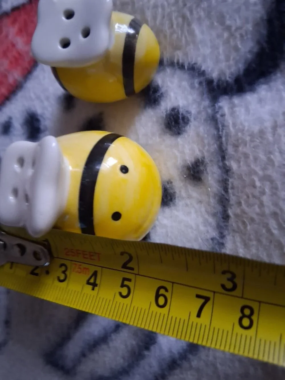 SUPER CUTE MIMI BEE SALT AND PEPPER SHAKER SET